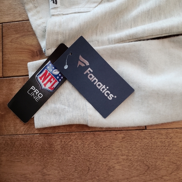 NWT - Women's Minnesota Vikings hoodie Size S - Picture 12 of 15